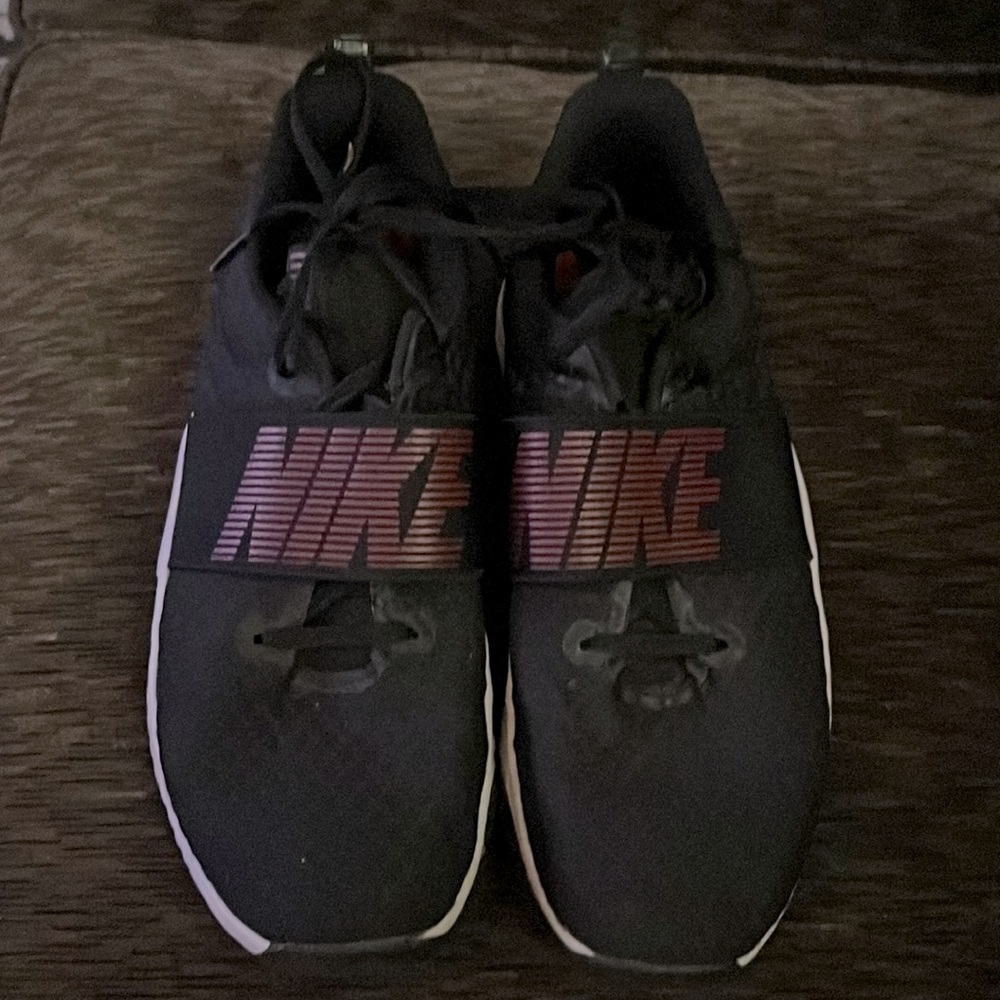 Nike Tennis Shoes